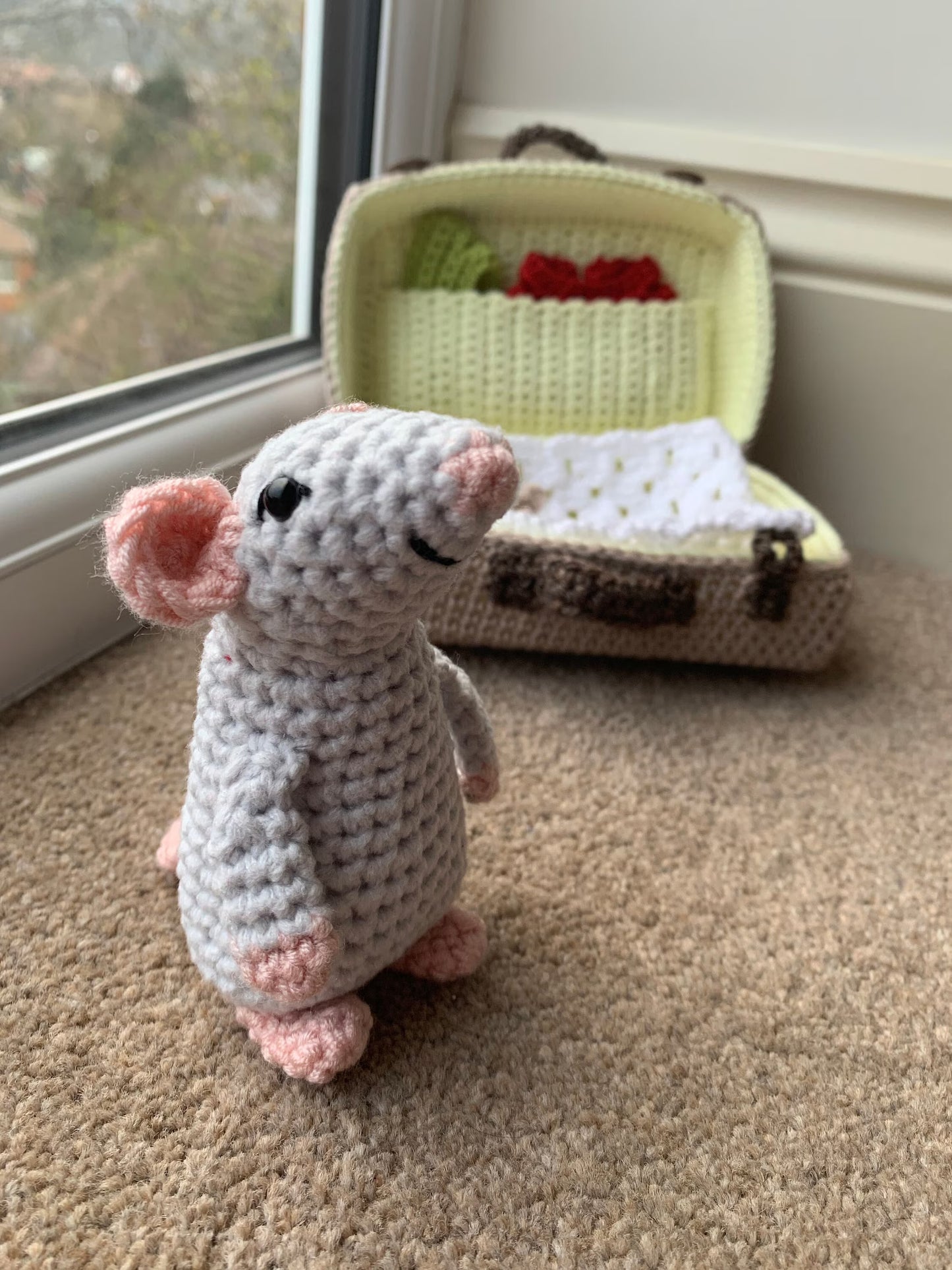 A Mouse and His Suitcase Crochet Pattern